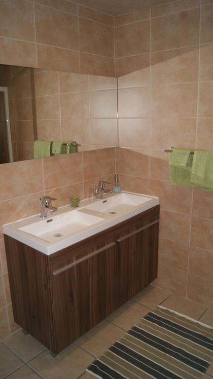 Fleurs-Sauvages Bed & Breakfast Hebronval ห้อง รูปภาพ